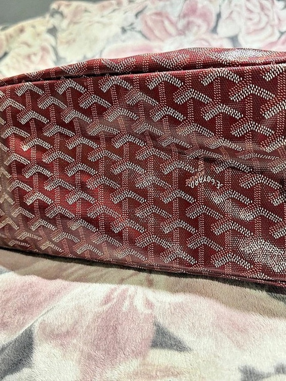 Goyard Bohemian Hobo Bag in Burgundy - Picture 3 of 11